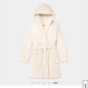 Brand new UGG Aarti women’s bathrobe